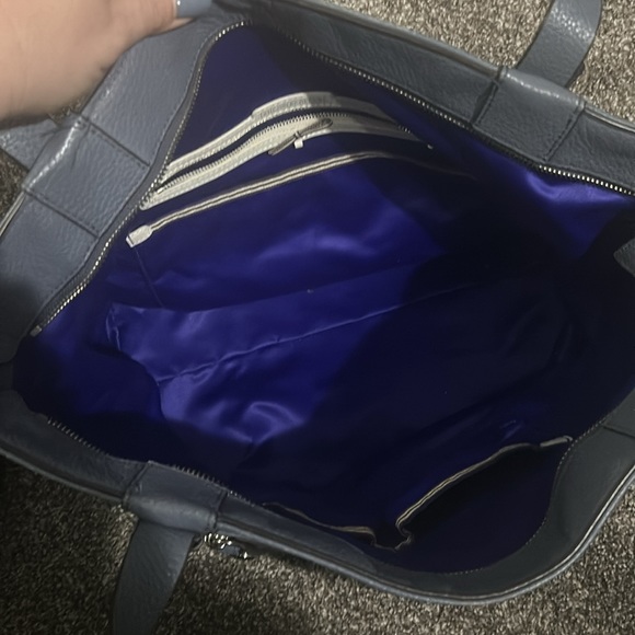 Henri Bendel Jetsetter tote - Picture 3 of 7